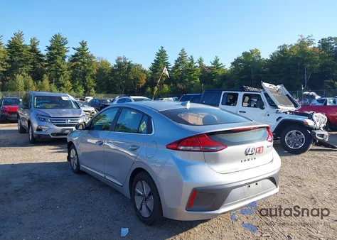 2022 Hyundai Ioniq Hybrid Se z USA, uszkodzony, nr VIN KMHC75LC3NU276163